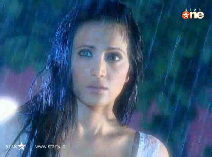 mcY4V - DILL MILL GAYYE KaSh As ArSh Panchgani Rain Scene Caps I