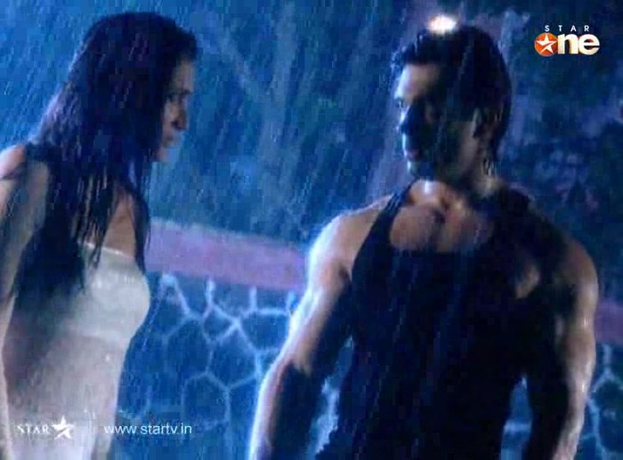 5KmLQ - DILL MILL GAYYE KaSh As ArSh Panchgani Rain Scene Caps I