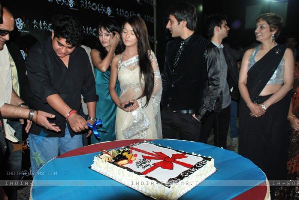 83840-sara-khan-at-the-launch-of-three-acting-studio-at-thakur-cinema