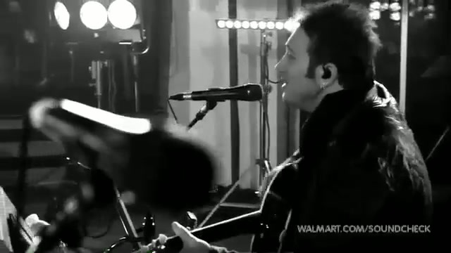 Avril Lavigne-Smile Walmart 0851 - Avril - Lavigne - live - Smile - on - Walmart - part2