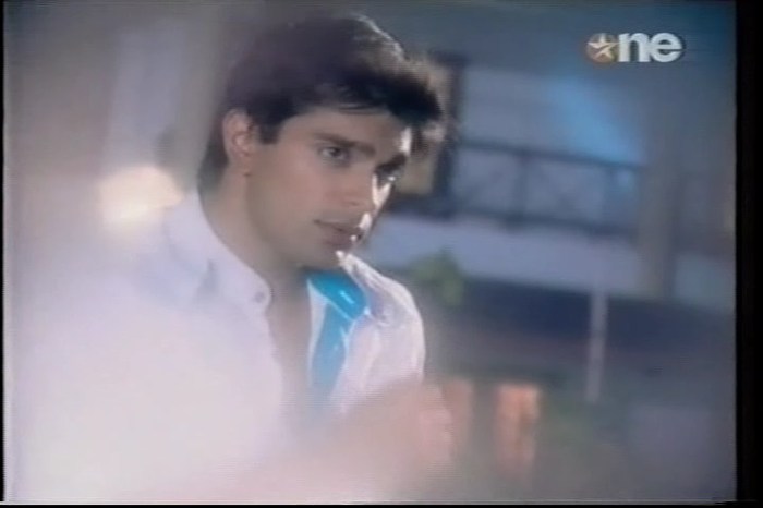 4 (62) - DILL MILL GAYYE AR WHITE SEQUENCE