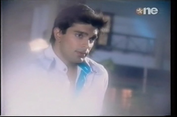 4 (66) - DILL MILL GAYYE AR WHITE SEQUENCE