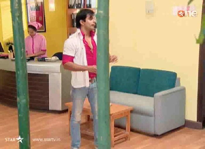 1 (61) - DILL MILL GAYYE KaSh As Arsh Hospital Scene