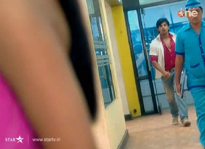 2 (52) - DILL MILL GAYYE KaSh As Arsh Hospital Scene