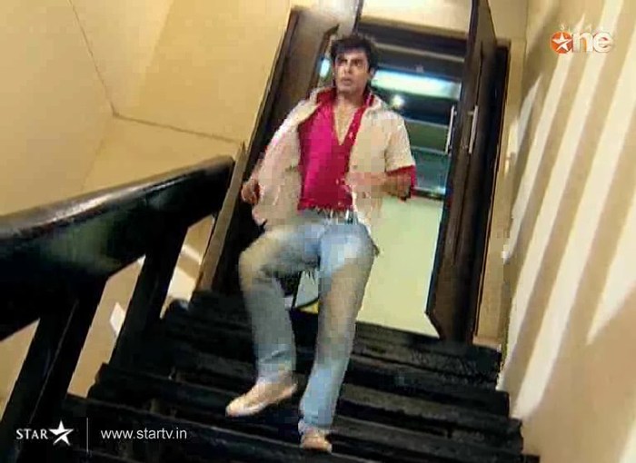 2 (70) - DILL MILL GAYYE KaSh As Arsh Hospital Scene