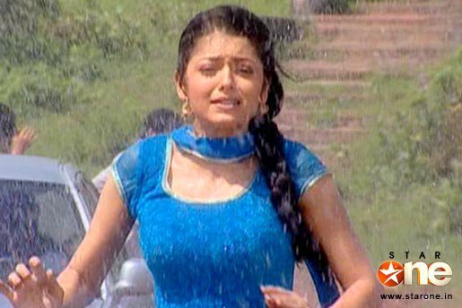 63198_159649690719156_153300384687420_534209_4229937_n - Drashti Dhami