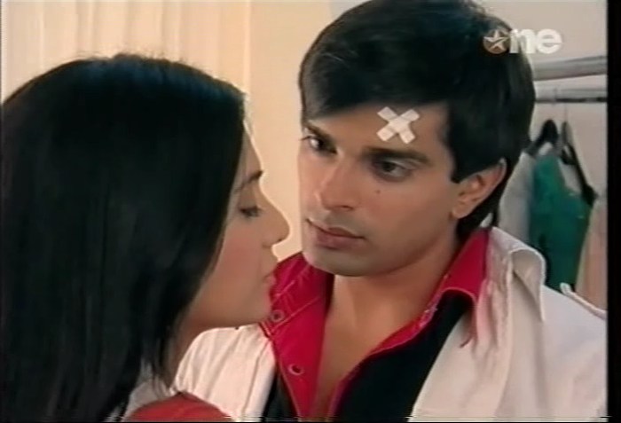 2 (5) - DILL MILL GAYYE AR After Love Confession Hot Changing Room Scene Kapz