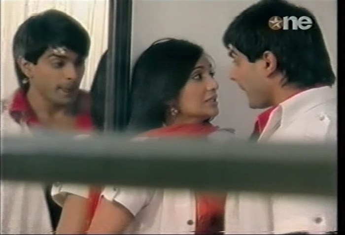 2 (41) - DILL MILL GAYYE AR After Love Confession Hot Changing Room Scene Kapz