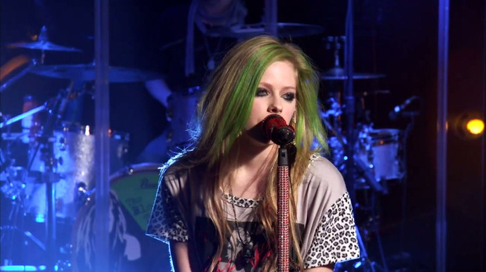 Avril Lavigne - What The Hell (AOL Sessions) 0049