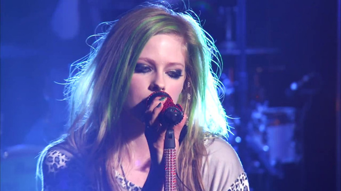 Avril Lavigne - What The Hell (AOL Sessions) 0554