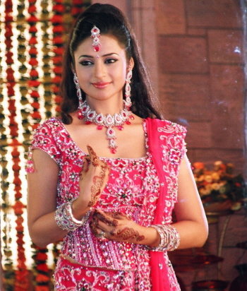 n37941796879_1022207_1624 - Divyanka Tripathi