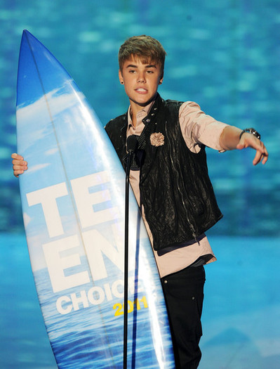 Justin+Bieber+2011+Teen+Choice+Awards+Show+QbLKiDVwt1al - Justin Bieber