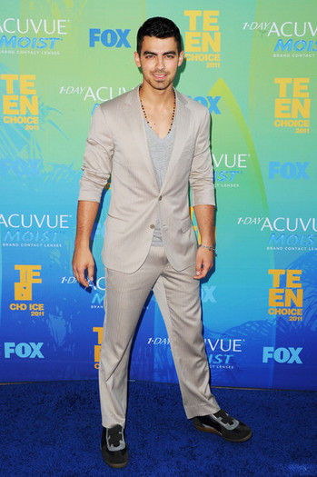 Joe+Jonas+2011+Teen+Choice+Awards+Arrivals+LbXKtC72Wwtl