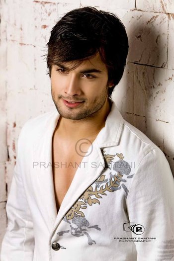 166996_188698767807390_158007917543142_725341_2007008_n - Vivian dsena