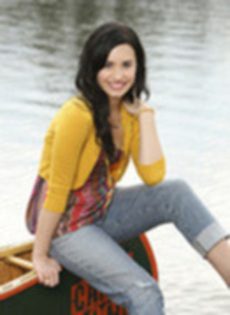 45246209_QRVSGIFPA - demi lovato