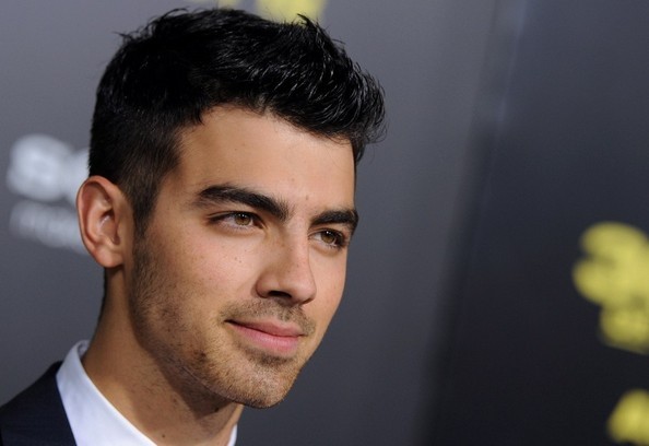 Joe+Jonas+30+Minutes+Less+World+Premiere+hELVEDOru4Ll