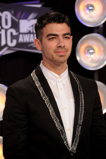 Joe+Jonas+2011+MTV+Video+Music+Awards+Arrivals+1CIkDElJilPl