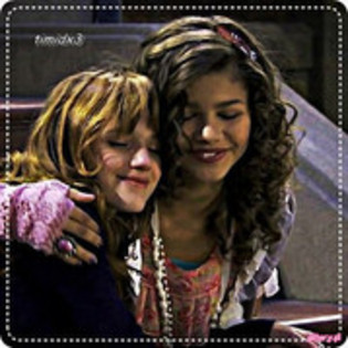 101 - Bella Thorne and Zendaya Coleman