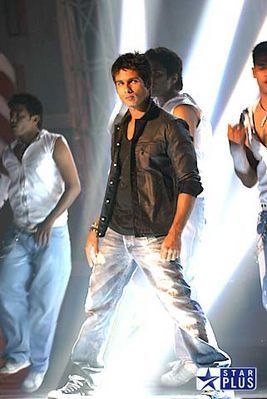 Shahid (65) - EVENIMENTE----Danseaza