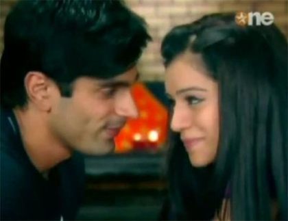 24745_114379615256878_114379328590240_202258_7294681_n - xxArmaan si Ridhima-Karan Singh Grover si Sukirti Kandpalxx