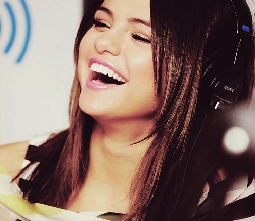 46519954_AEXIVPSKE - selena gomez