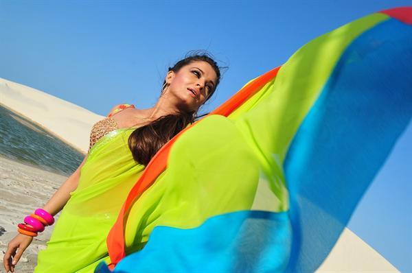 1745-Aishwarya-Rai-in-Rainbow-Saree