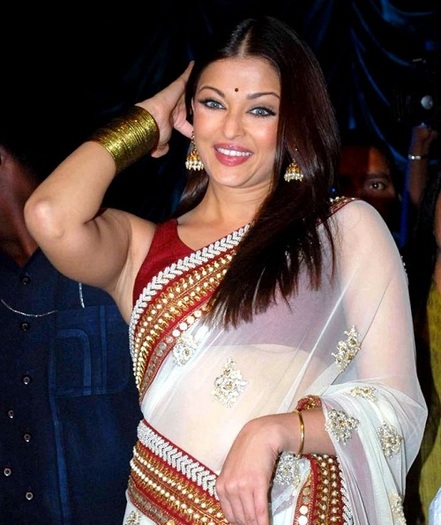 Aishwarya-Rai-Pregnant-Pics