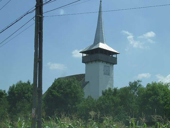 800px-Church1_in_Luna_de_Jos