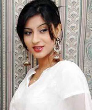 Ashlesha Sawant-Urmila - Actori - Pavitra Rishta