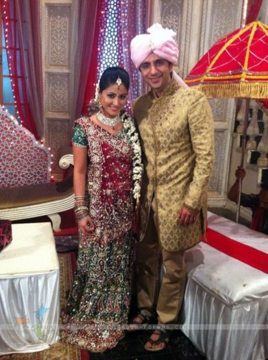 165960-hina-khan-and-ali-merchant-on-the-sets-of-ye-rishta-kya-kehlata