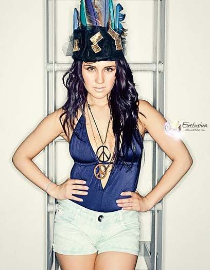 EXT001 - 1-Dulce Maria 8-1