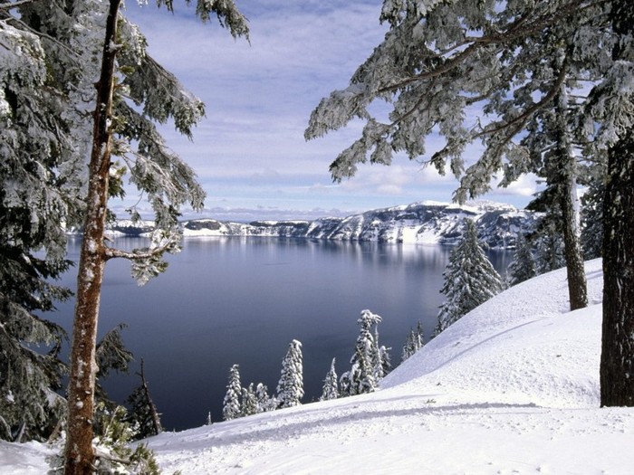 Lake Snow Mountain Crater Lake National Park Oregon - POZE IARNA 2011