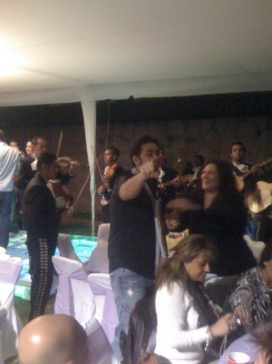 festa de aniversário de Marichello, mãe de Anahi 27-03-10... - 1-Anahi e amigos-1