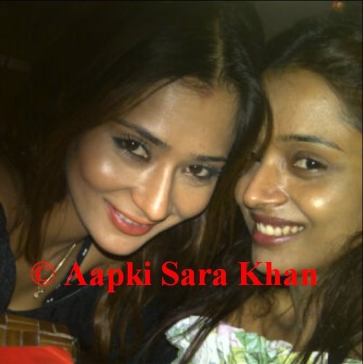 Sara & Parul in Love [2]