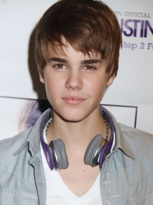 justin-bieber-260041l-poza