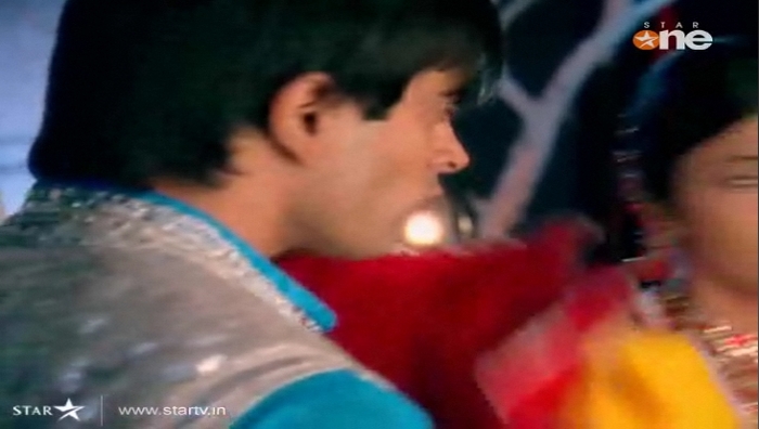 98 - DILL MILL GAYYE KaSh As AR Heer Ranjha Scene Caps By Me II