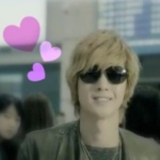 85fba95dcfd9194774cb2077838d9f6b_small - Kim Hyun Joong