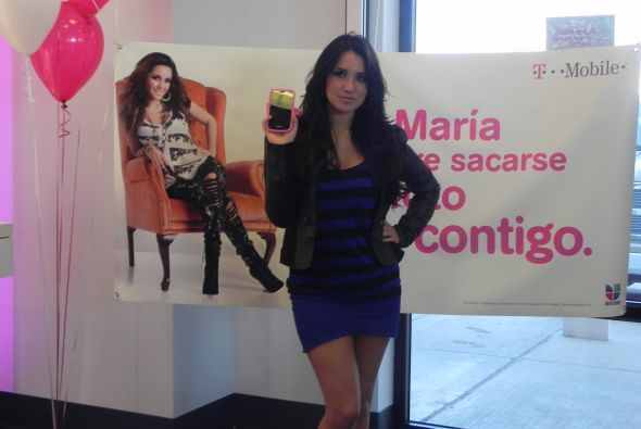 498568432 - 1-Dulce Maria en Meet Greet T-Mobile-1