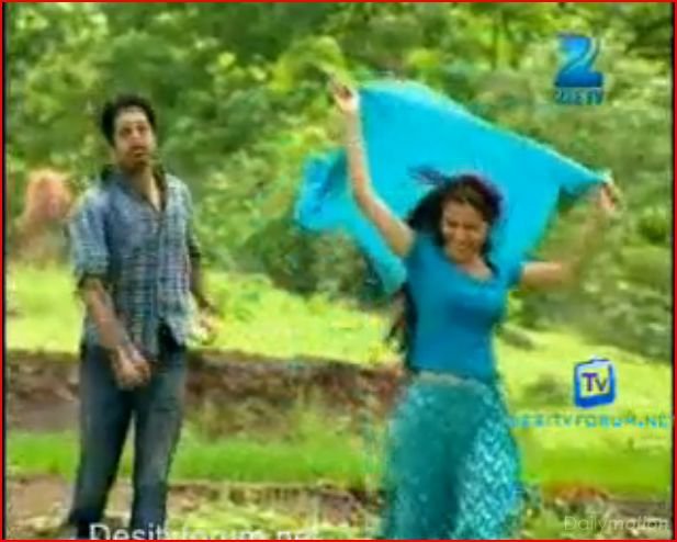 262610_233345103351992_190063924346777_881893_8210114_n - Choti Bahu 2 June 29 2011 Episode Pics