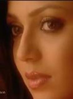 1-7718958-8205-t - Drashti Dhami