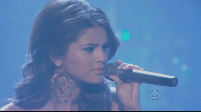 01 053 - Selena Gomez  A Year Without Rain Live at People Choice Awards 2011