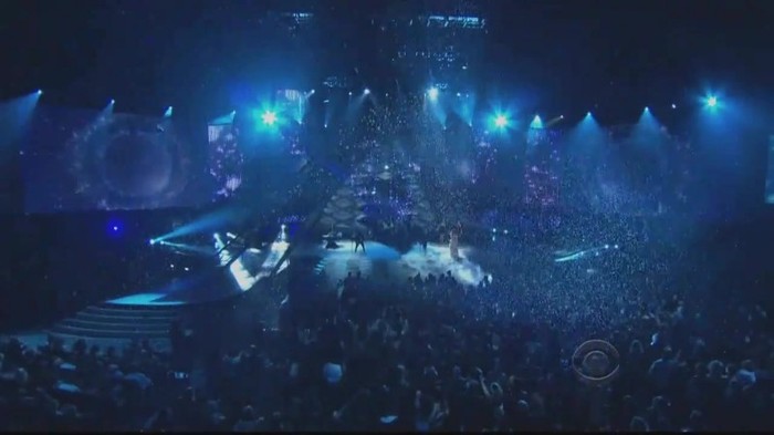 01 408 - Selena Gomez  A Year Without Rain Live at People Choice Awards 2011