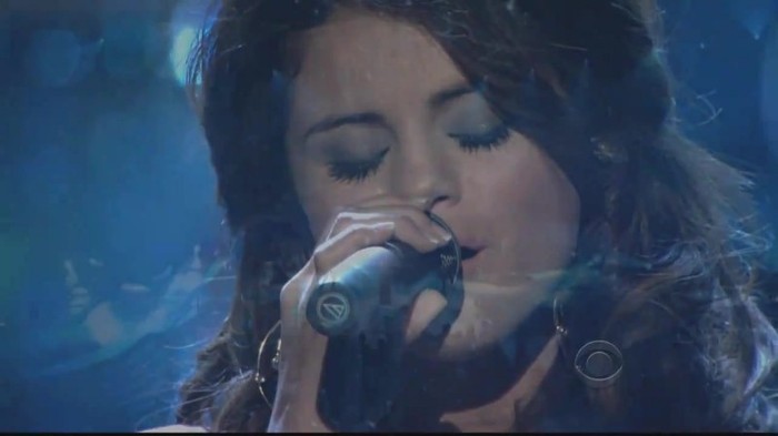 01 488 - Selena Gomez  A Year Without Rain Live at People Choice Awards 2011