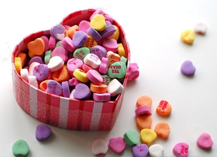 colorful-hearts-basket-valentines-day-gifts-wallpapers-1024x768