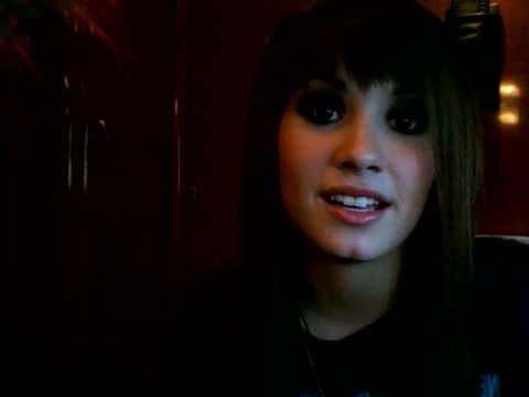 checkin\' in! 605 - Demilush - Therealdemilovato Youtube Channel Screencaptures - Checkin in 2