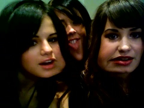 cheek malfunction 129 - Demilush - Therealdemilovato Youtube Channel Screencaptures - Cheek malfunction