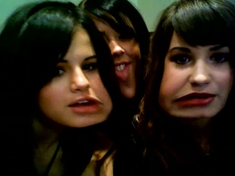 cheek malfunction 130 - Demilush - Therealdemilovato Youtube Channel Screencaptures - Cheek malfunction