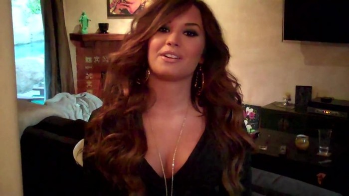 Demi Lovato - Live Chat TODAY! 131