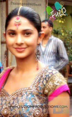 181663_185385618168253_100000904488139_437201_7218471_n - Jennifer Winget 2