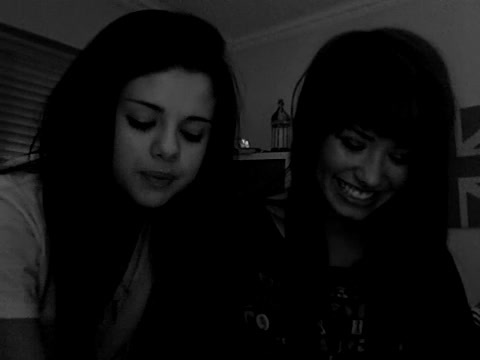 demi Lovato and Selena Gomez shout outs!! 832